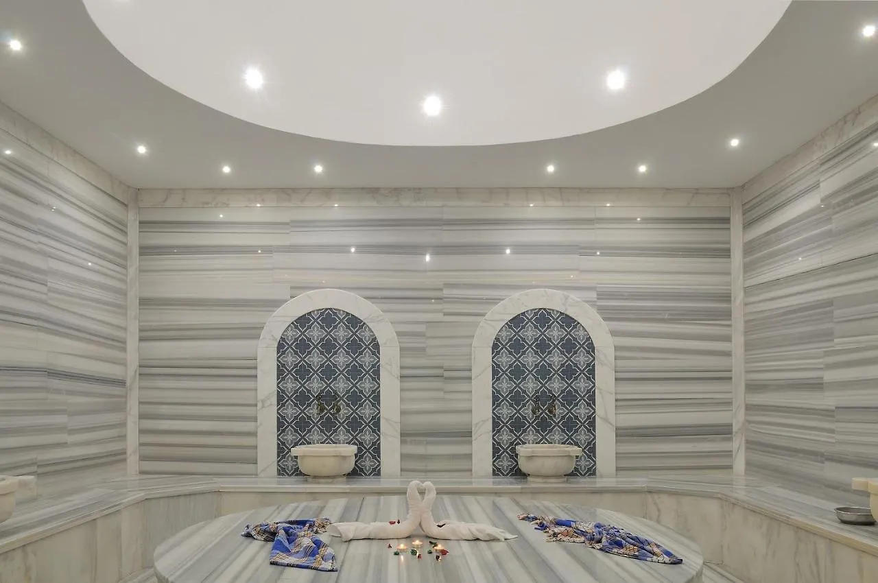 Le Ciel Hotels & Wellness Club Cesme 0*,